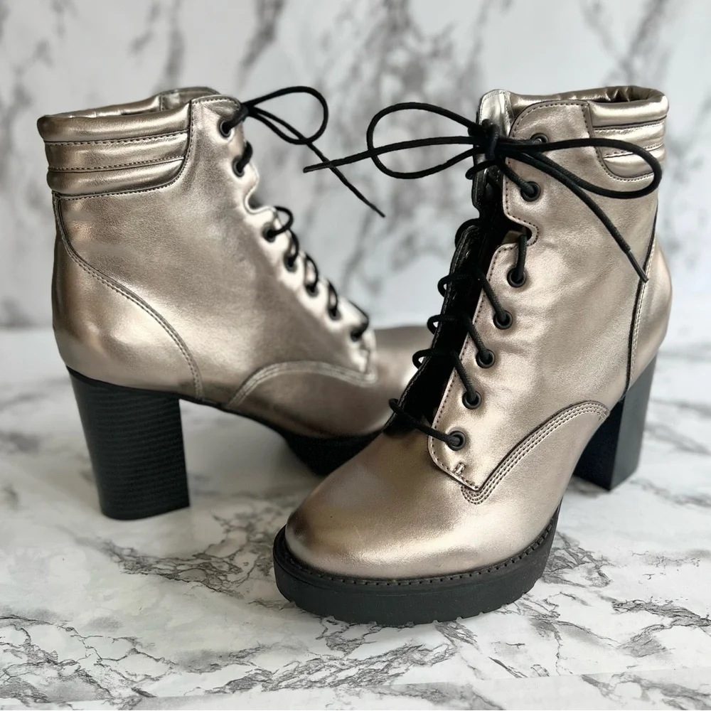 Madden Girl Joltz Pewter Paris Metallic Chelsea Combat Boot Almond Toe 9